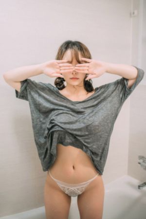 戴眼镜的秘书_超清手机免费观看完整